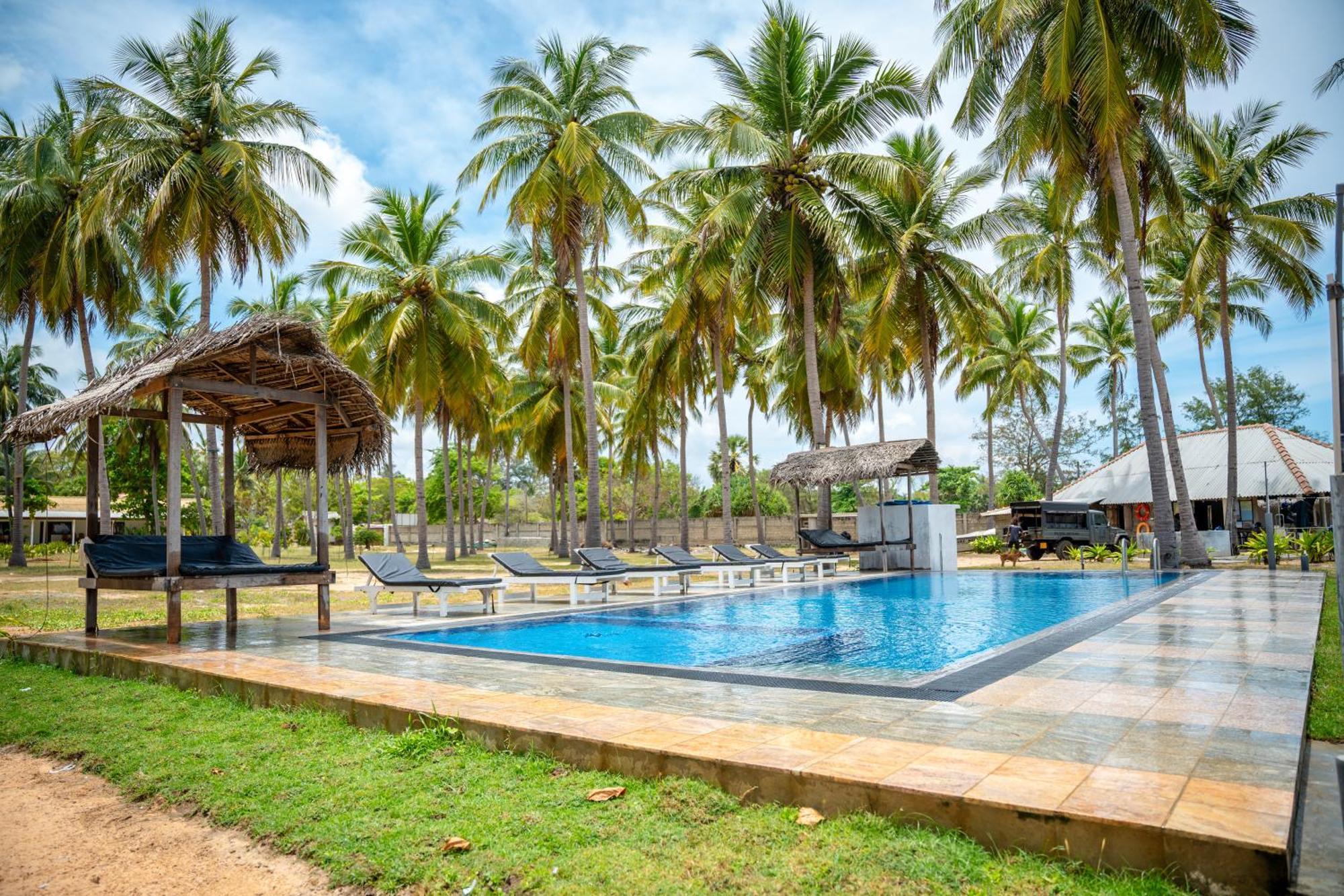Sea Way Hotel Nilaveli Exterior foto